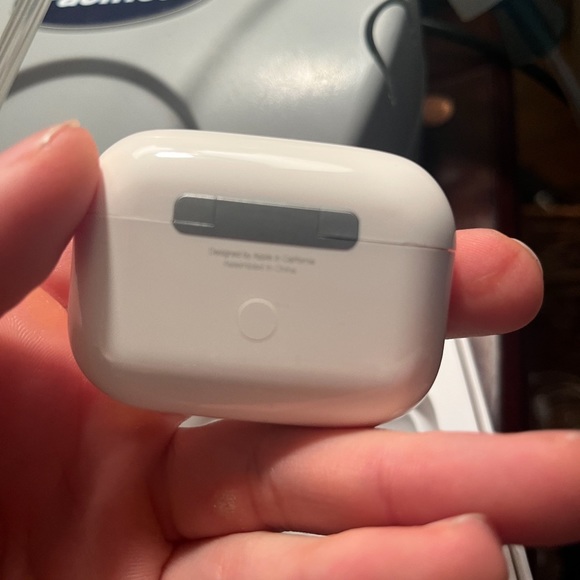 COPY - Apple AirPod Pros - Picture 4 of 5